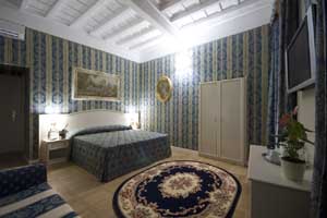 Superior double or twin with private facilities (shower), and breakfast